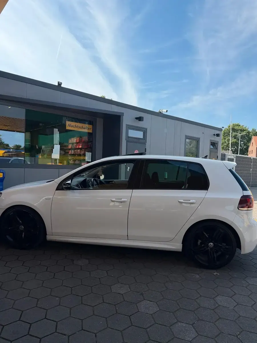 Gebraucht VW Golf VI Match 122 PS (89 kW) 2012 Weiß Kleinwagen