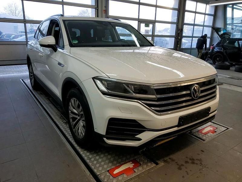 Gebraucht VW Touareg R 286 PS (210 kW) 2022 Weiß SUV