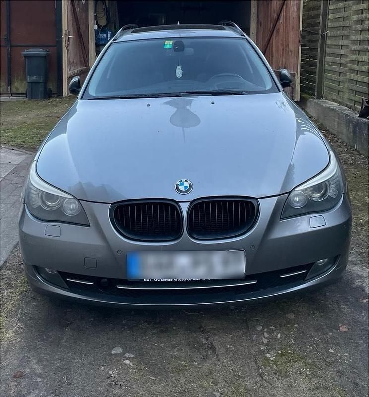 Gebraucht BMW 525 Advantage 197 PS (144 kW) 2008 Grau Kombi