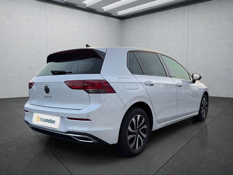 Gebraucht VW Golf VIII 131 PS (96 kW) 2022 Weiß Kleinwagen