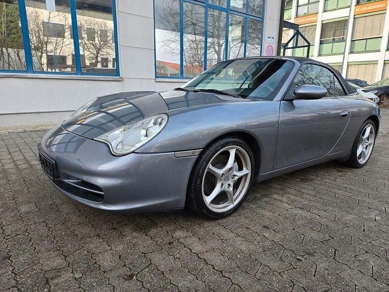 Grau Gebraucht 2002 Porsche 911 Carrera 4 Cabriolet Cabrio | 31.996 € (Teuer) - Bild 1/4