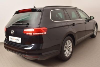Gebraucht VW Passat Comfortline 150 PS (110 kW) 2018 Schwarz metallic Kombi