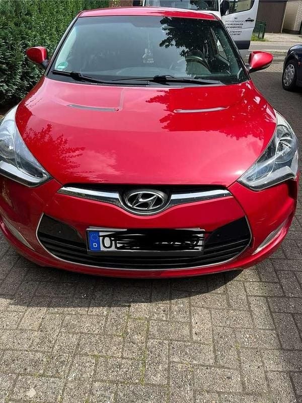 Rot Gebraucht 2011 Hyundai Veloster Premium Kleinwagen | 5.100 € (Etwas zu teuer) - Bild 1/4