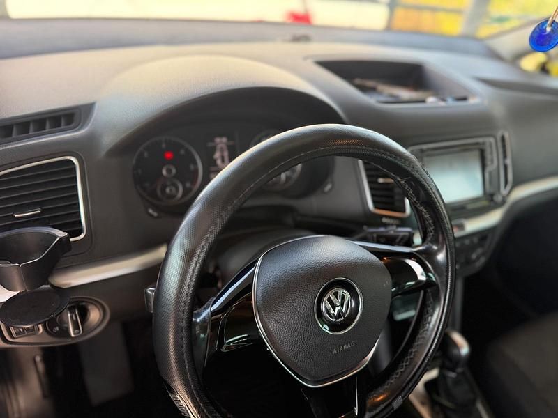 Gebraucht VW Sharan 150 PS (110 kW) 2016 Schwarz Van / Kleinbus