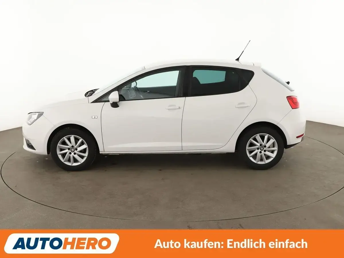 Używany Seat Ibiza Sun 69 KM (50 kW) 2015 Biały Hatchback