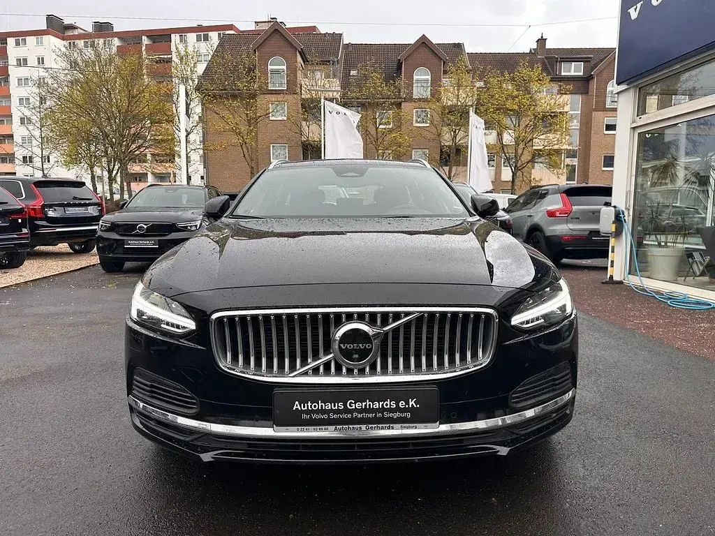 Gebraucht Volvo V90 Ultimate 310 PS (228 kW) 2023 Onyx black Kombi