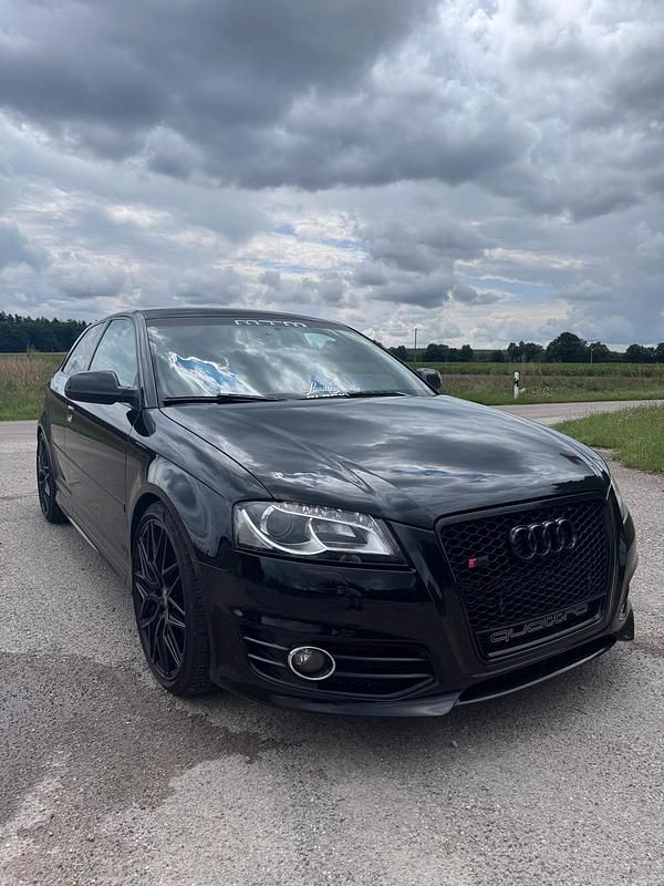 Schwarz Gebraucht 2011 Audi S3 Sportback Kleinwagen | 14.000 € - Bild 1/4