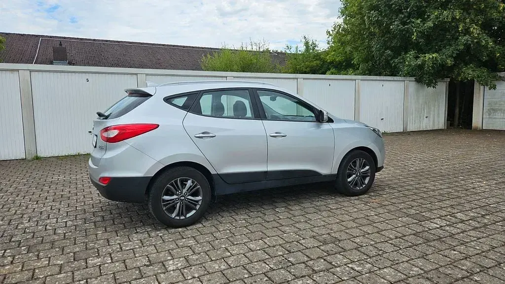 Gebraucht Hyundai ix35 Trend 166 PS (122 kW) 2015 Silber SUV