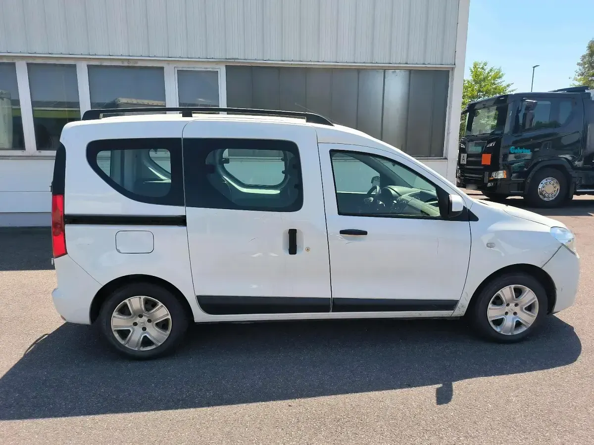 Gebraucht Dacia Dokker 90 PS (66 kW) 2018 Weiß Van / Kleinbus