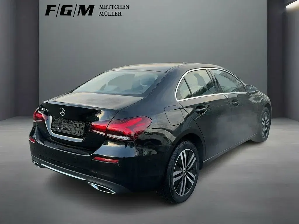 Gebraucht Mercedes A250 Progressive 160 PS (117 kW) 2021 Schwarz Limousine