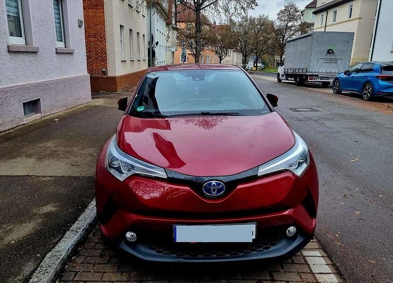 Second-hand Toyota C-HR 98 CP (72 kW) 2017 Roșu SUV