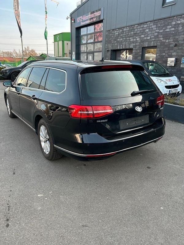 Gebraucht VW Passat Highline 150 PS (110 kW) 2017 Schwarz Kombi