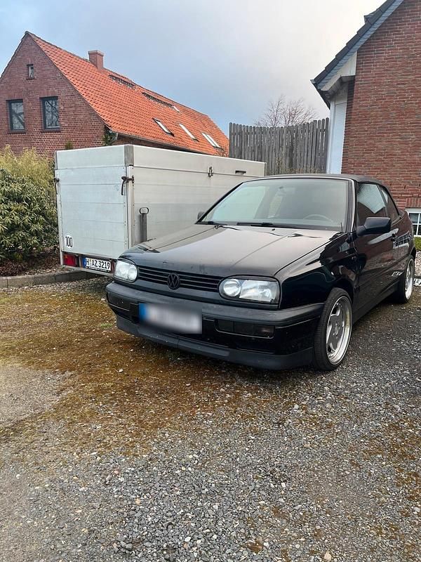 Second-hand VW Golf 90 CP (66 kW) 1997 Negru Cabrio