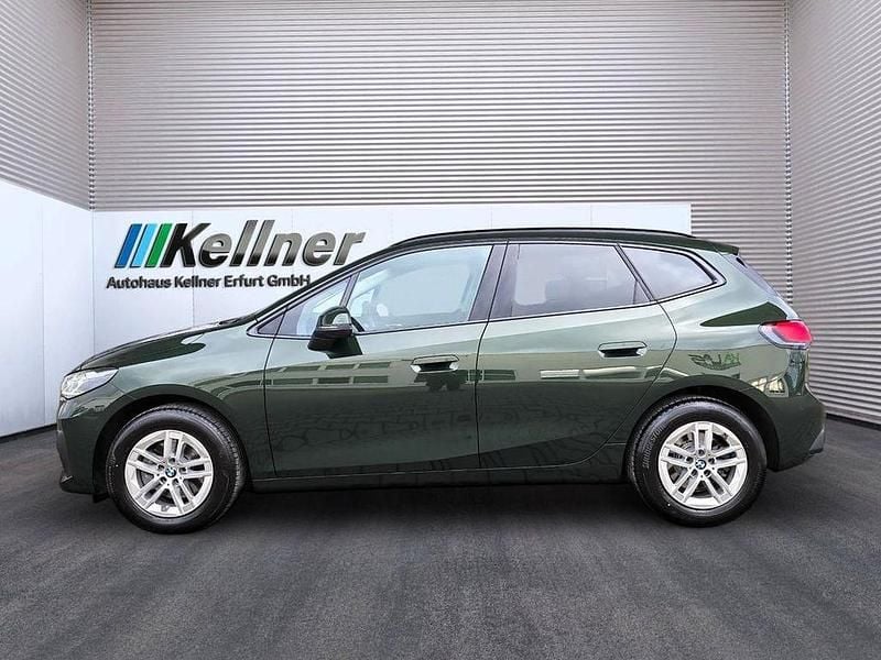 Gebraucht BMW 220 Active Tourer 156 PS (114 kW) 2025 Grün Van / Kleinbus