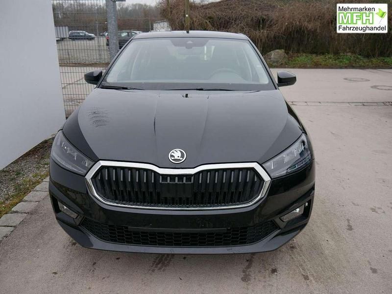 Neu Skoda Fabia Selection 95 PS (69 kW) 2025 Blackmagic perleffekt Limousine