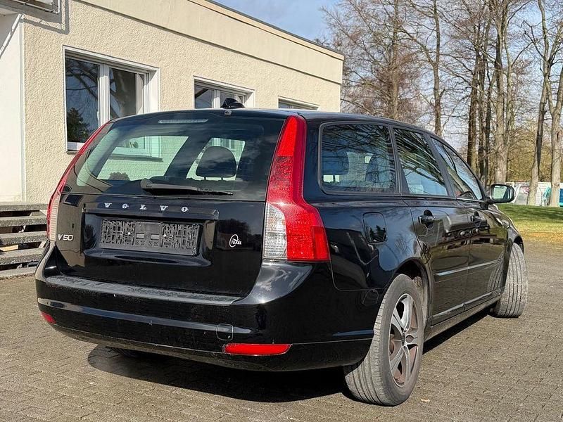 Gebraucht Volvo V50 101 PS (74 kW) 2010 Schwarz Kombi