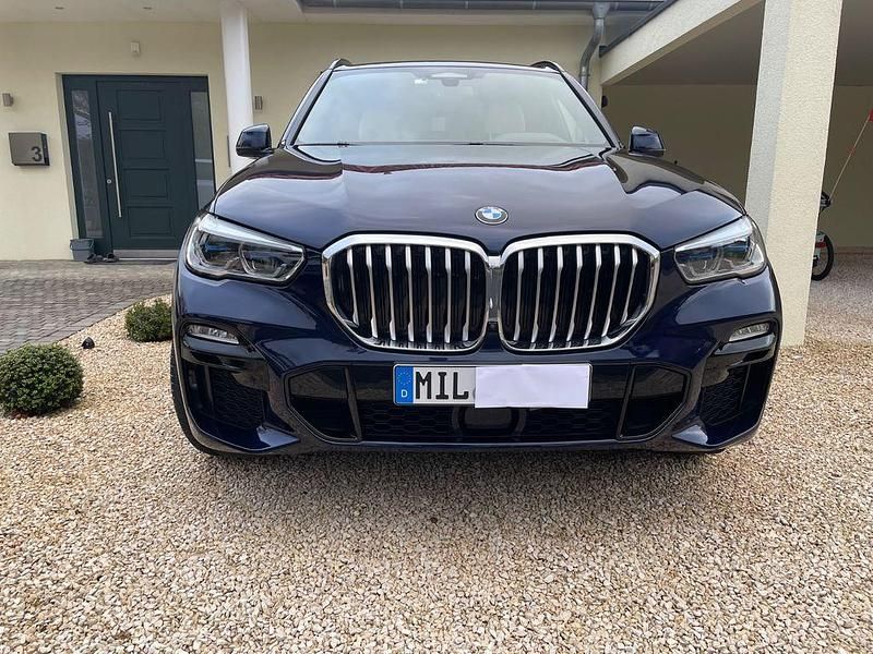 Blau Gebraucht 2021 BMW X5 M Sport SUV | 57.900 € (Teuer) - Bild 1/4