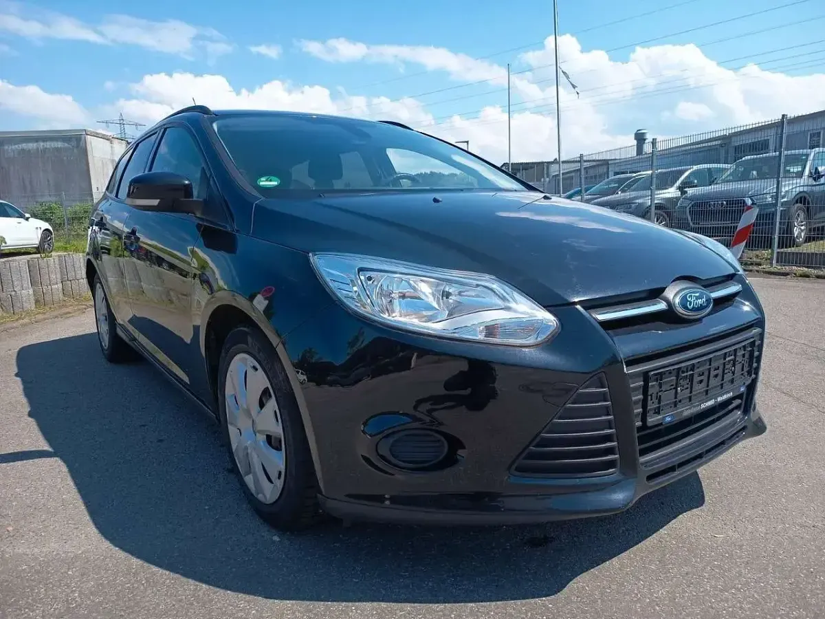 Gebraucht Ford Focus Trend 95 PS (69 kW) 2013 Schwarz Kombi