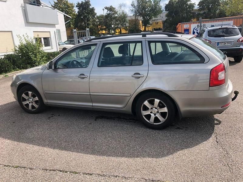Braun Gebraucht 2009 Skoda Octavia Kombi | 1.750 € (Superpreis) - Bild 1/4