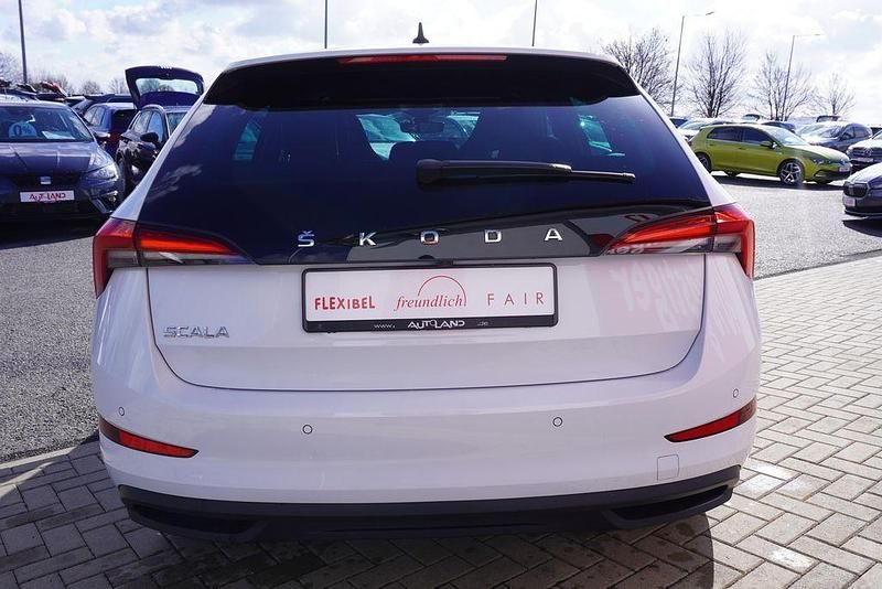 Gebraucht Skoda Scala 110 PS (80 kW) 2021 Weiß Kleinwagen