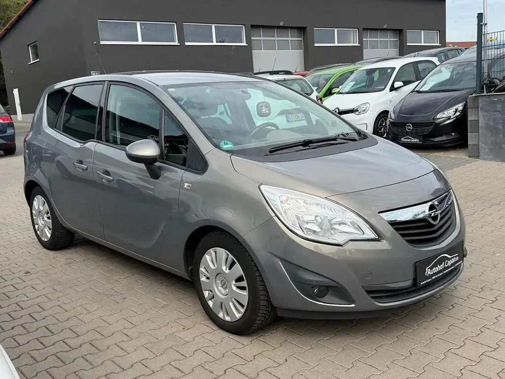 Gebraucht Opel Meriva Design Edition 101 PS (74 kW) 2011 Grau Van / Kleinbus