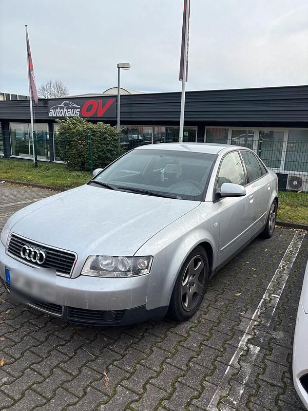 Gebraucht Audi A4 130 PS (95 kW) 2001 Silber Limousine