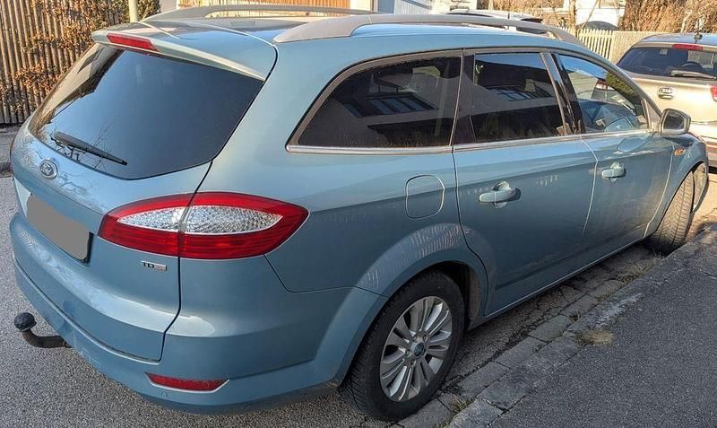 Gebraucht Ford Mondeo Titanium 140 PS (102 kW) 2009 Blau Limousine