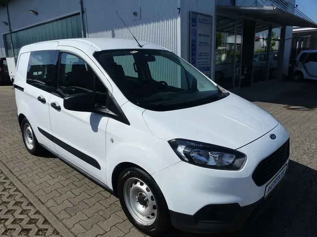 Używany Ford Courier 101 KM (74 kW) 2020 Biały Minivan