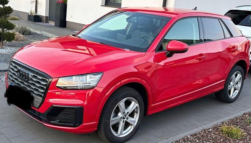 Gebraucht Audi Q2 Black Edition 116 PS (85 kW) 2019 Rot SUV