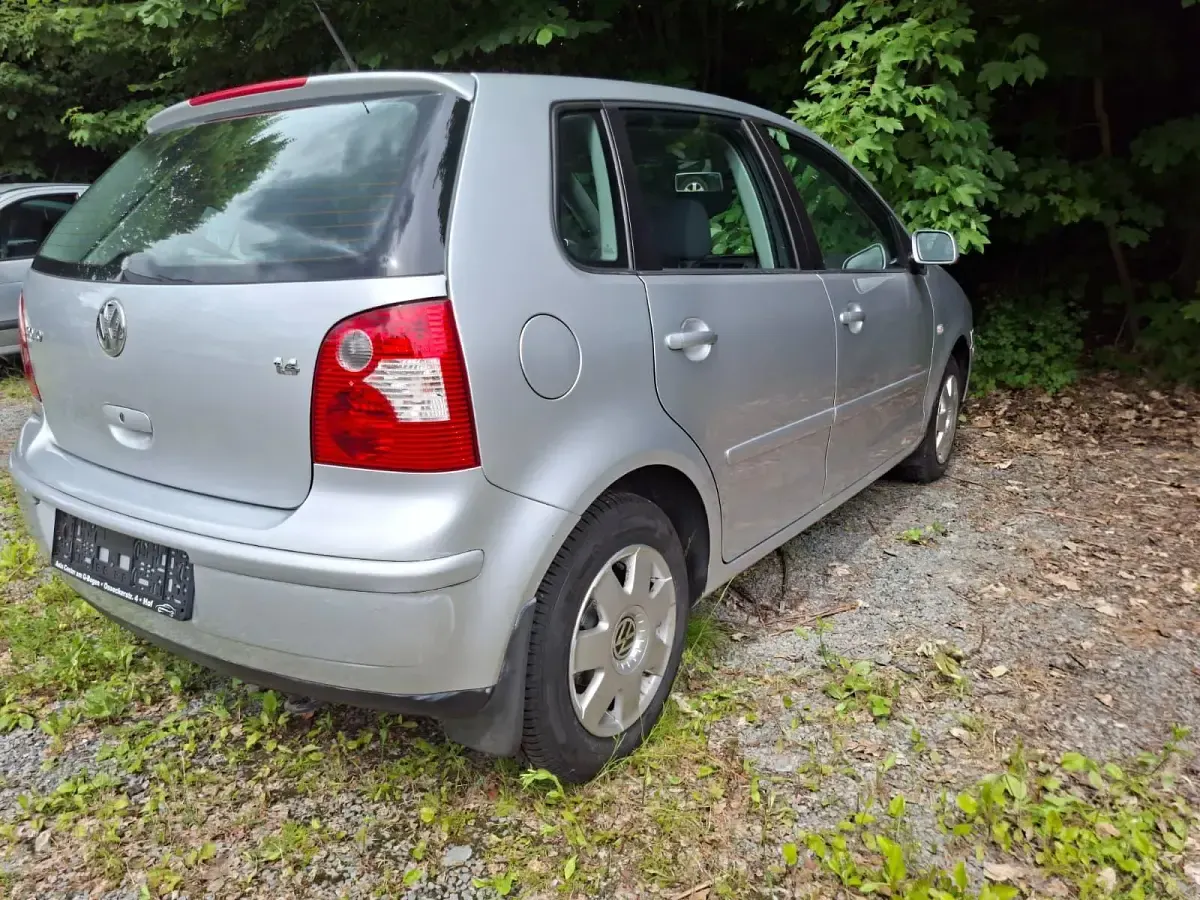 Gebraucht VW Polo 75 PS (55 kW) 2003 Silber Kleinwagen