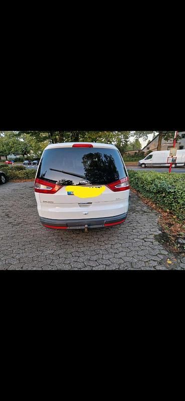 Weiß Gebraucht 2011 Ford Galaxy Van / Kleinbus | 7.000 € - Bild 1/4
