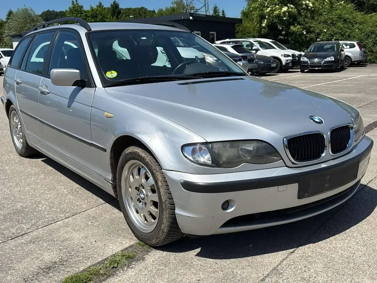 Gebraucht BMW 320 150 PS (110 kW) 2001 Silber Kombi