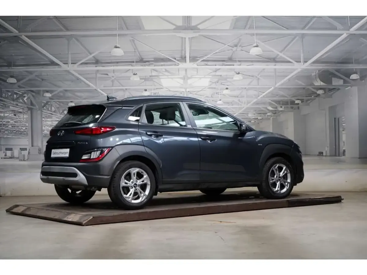 Gebraucht Hyundai Kona Trend 136 PS (100 kW) 2021 Schwarz SUV