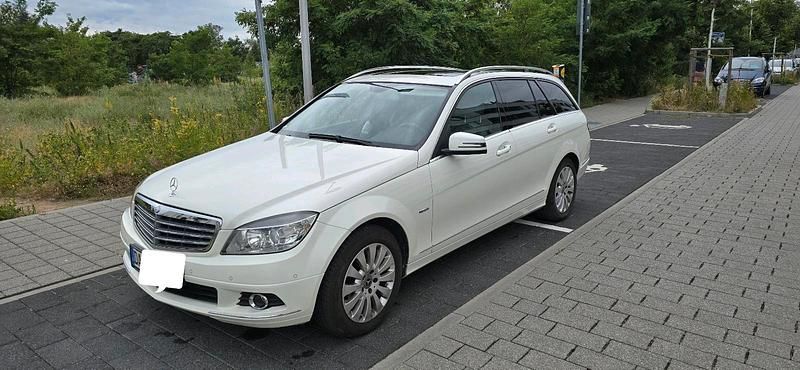 Weiß Gebraucht 2010 Mercedes C200 Avantgarde Kombi | 9.200 € (Etwas zu teuer) - Bild 1/4