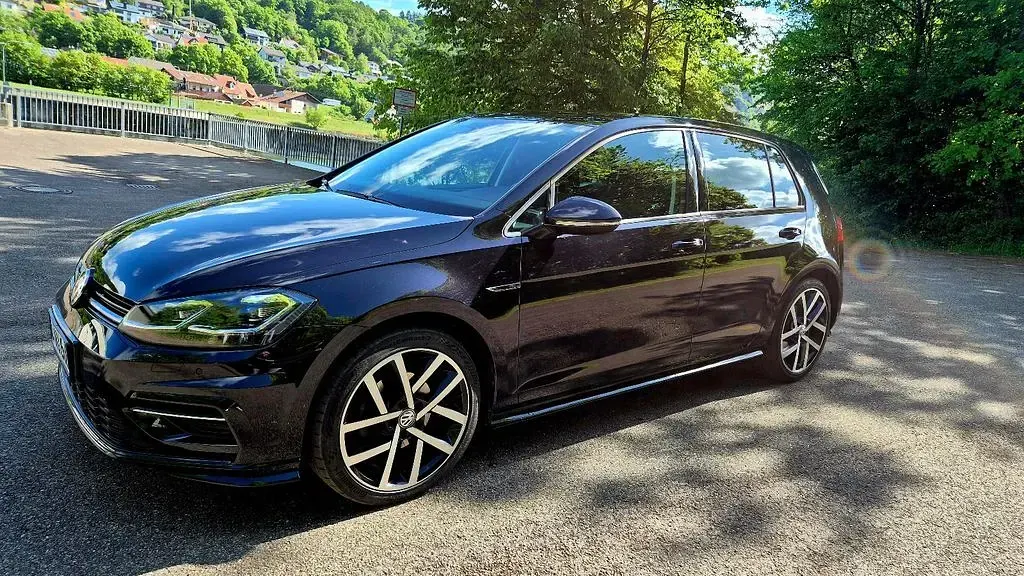 Second-hand VW Golf VII Highline 150 CP (110 kW) 2019 Negru Berlinǎ