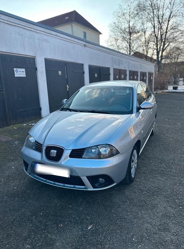 Silber Gebraucht 2007 Seat Ibiza Limousine | 800 € (Superpreis) - Bild 1/4