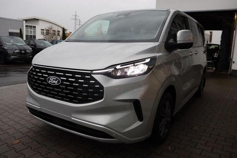 Neu Ford Tourneo Titanium 170 PS (125 kW) 2025 Silber Van / Kleinbus