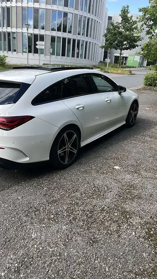 Gebraucht Mercedes CLA200 163 PS (119 kW) 2019 Weiß Kombi