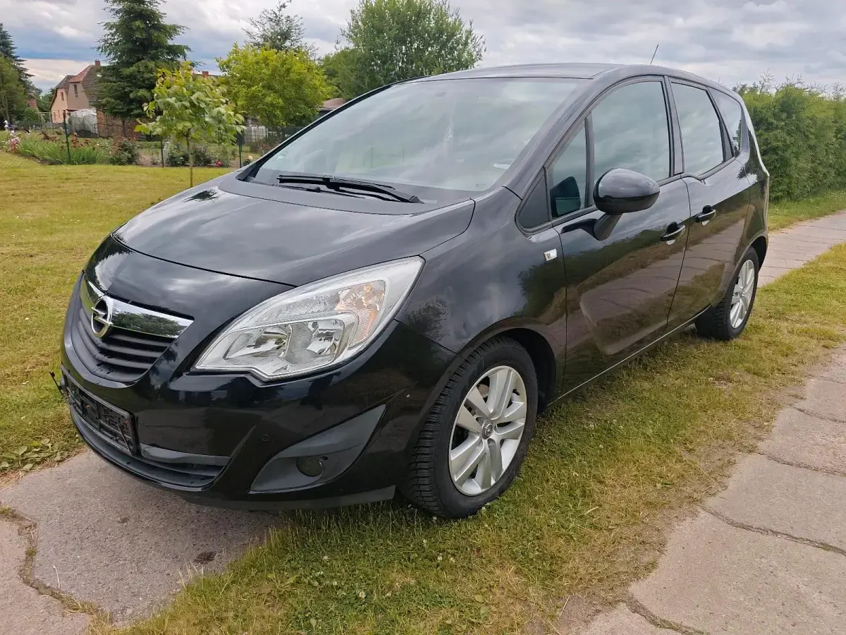 Gebraucht Opel Meriva 100 PS (73 kW) 2011 Schwarz Van / Kleinbus