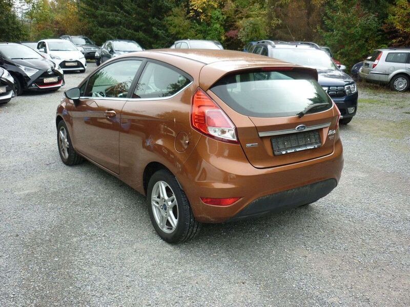 Gebraucht Ford Fiesta Titanium 80 PS (58 kW) 2013 Torinobraun metallic Kleinwagen