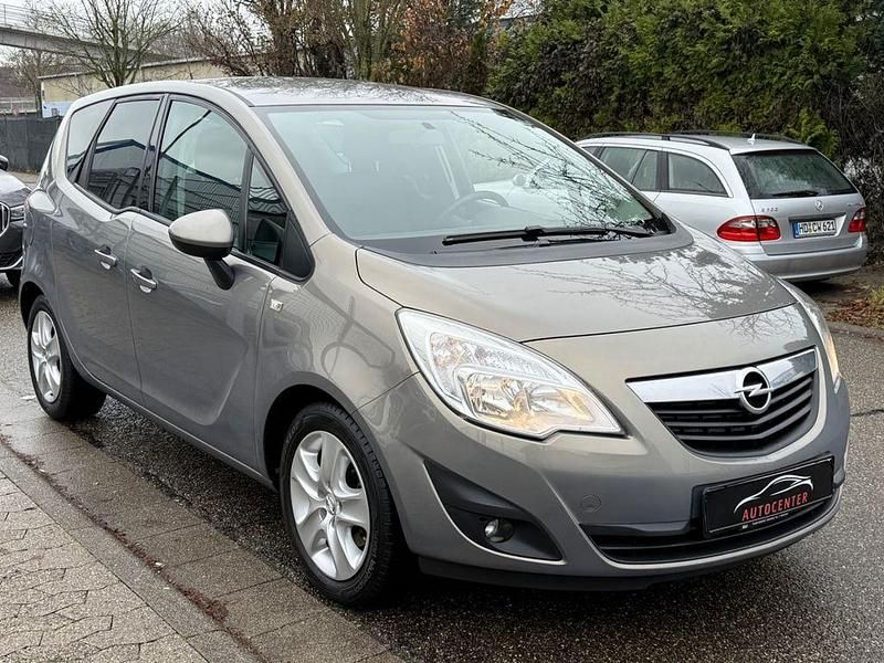 Gebraucht Opel Meriva Design Edition 101 PS (74 kW) 2011 Braun Van / Kleinbus