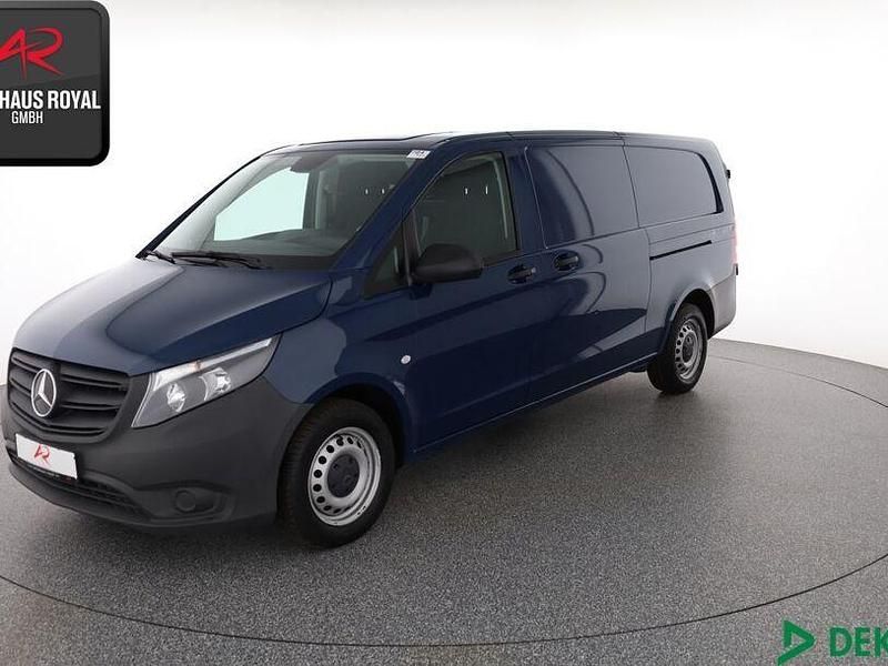 Navyblau Gebraucht 2022 Mercedes Vito Van | 23.640 € (Superpreis) - Bild 1/4