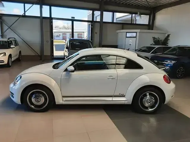 Gebraucht VW Beetle Cup 105 PS (77 kW) 2015 Weiß Kleinwagen