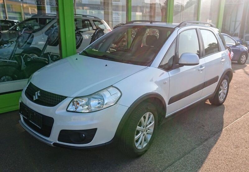 Weiß Gebraucht 2013 Suzuki SX4 SUV | 7.250 € (Fairer Preis) - Bild 1/4