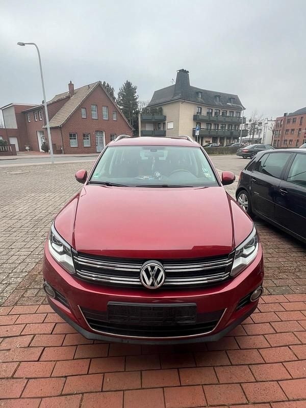 Gebraucht VW Tiguan 140 PS (102 kW) 2013 Rot SUV