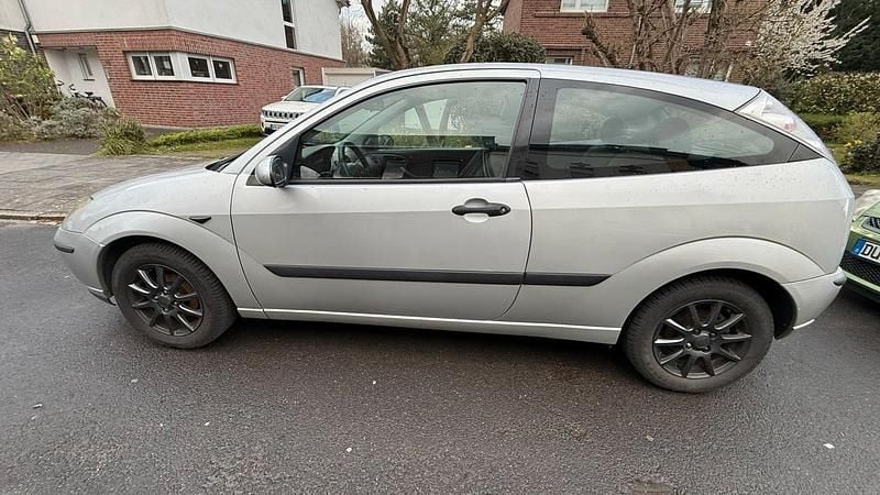 Usata Ford Focus 75 CV (55 kW) 2002 Grigio Berlina