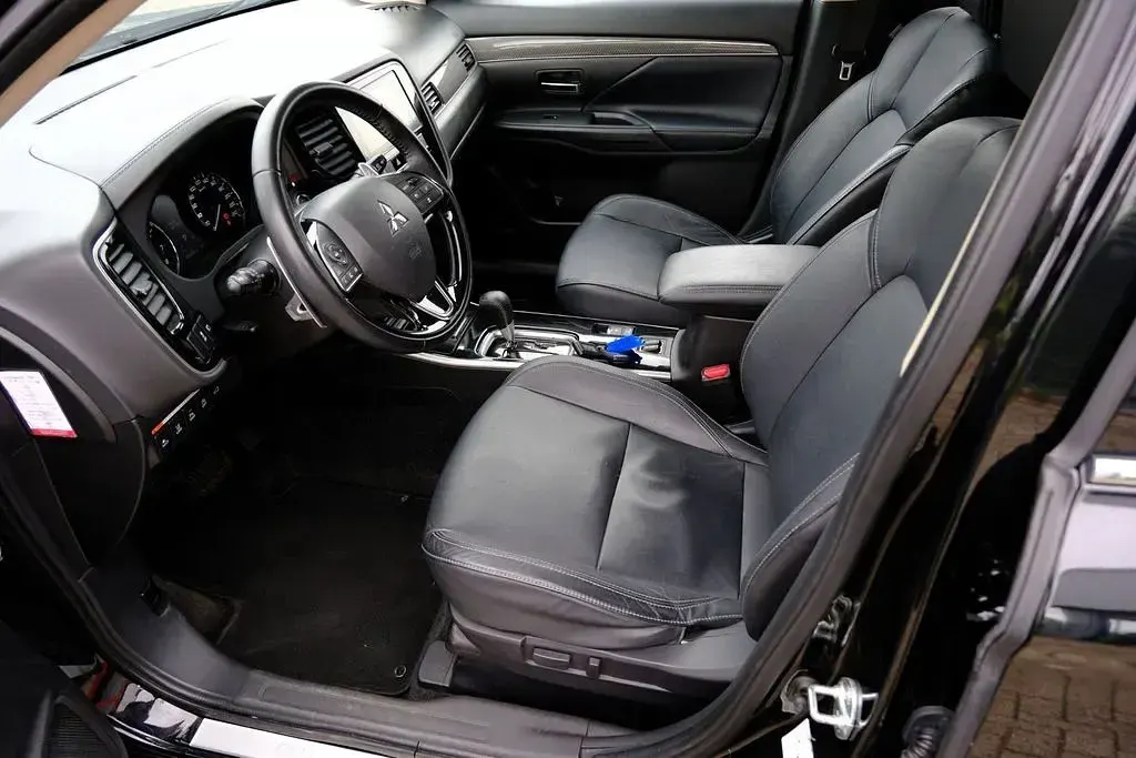 Gebraucht Mitsubishi Outlander 150 PS (110 kW) 2020 Schwarz SUV