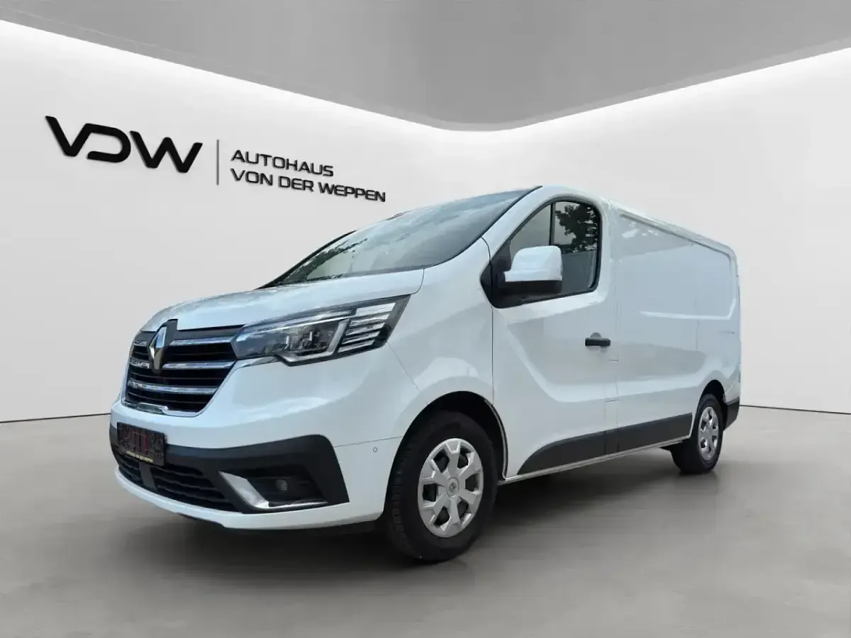 Gebraucht Renault Trafic Komfort 150 PS (110 kW) 2022 Van / Kleinbus