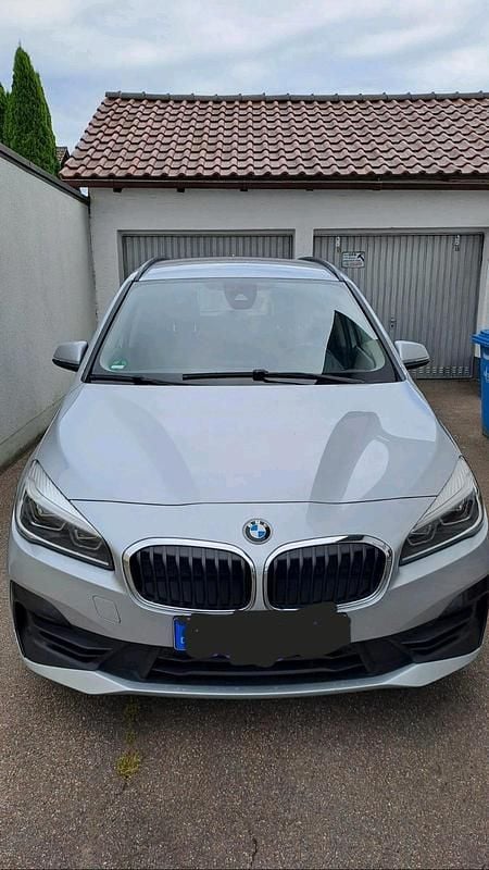 Silber Gebraucht 2021 BMW 218 Gran Tourer Advantage Van / Kleinbus | 18.000 € (Fairer Preis) - Bild 1/4
