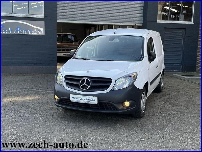 Weiß weiss Gebraucht 2020 Mercedes Citan 108 Van / Kleinbus | 7.650 € (Guter Preis) - Bild 1/4